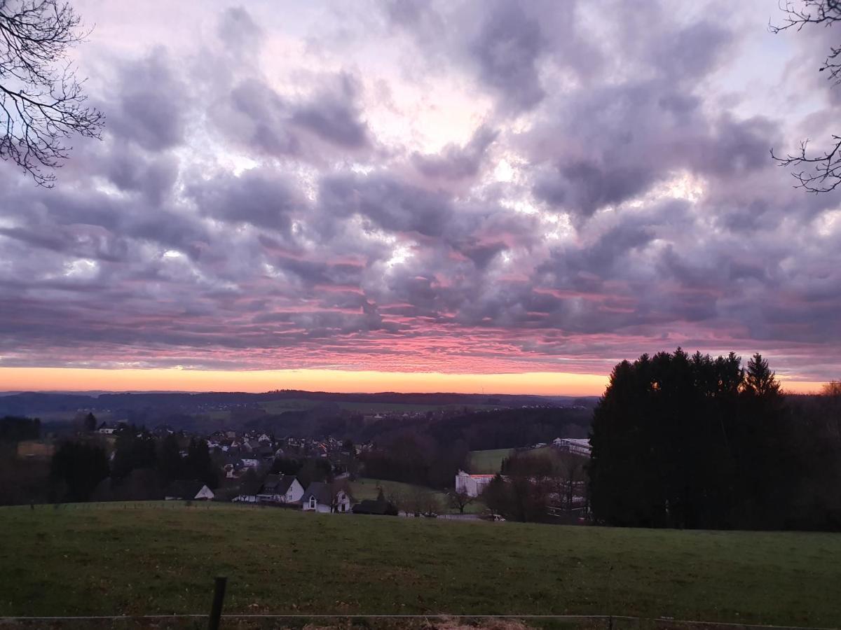 Gemuetliches Fachwerk Im Oberbergischen Apartment Wiehl Exterior foto